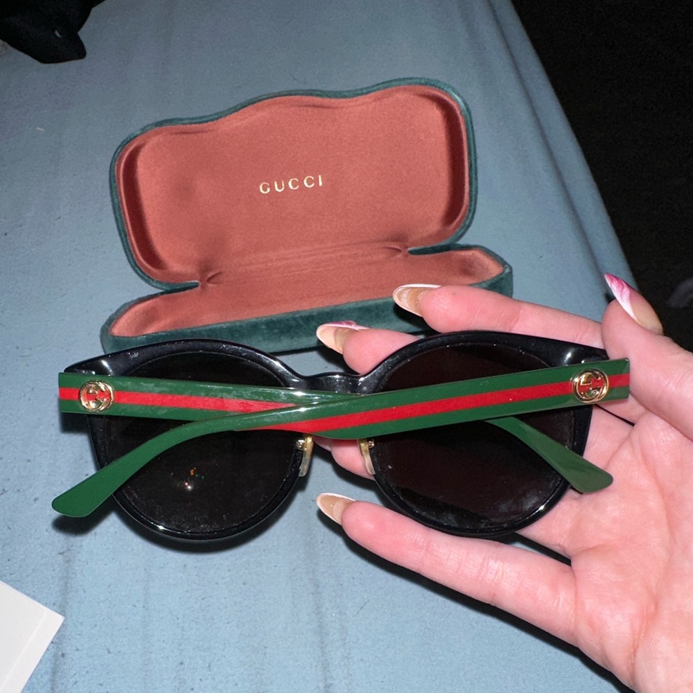 Gucci Round Fran Sunglasses in Black